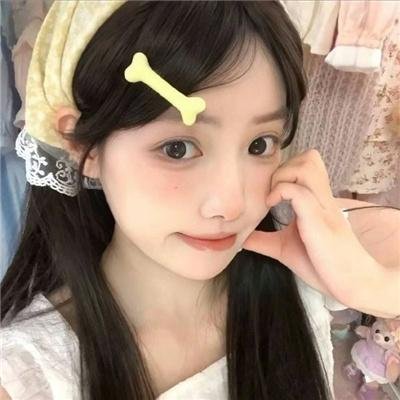 金牌客服董董恩